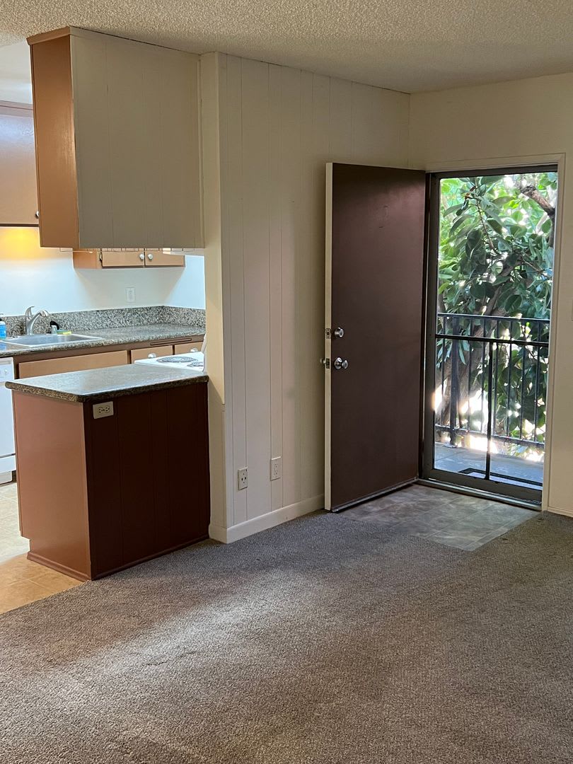 Port Au Fina (Saratoga Ave.)