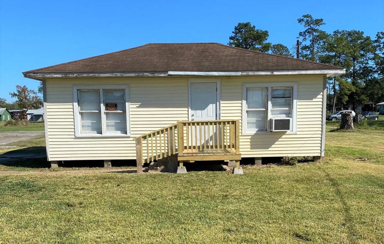 485 Old Hwy 90 W #33, Vidor, TX