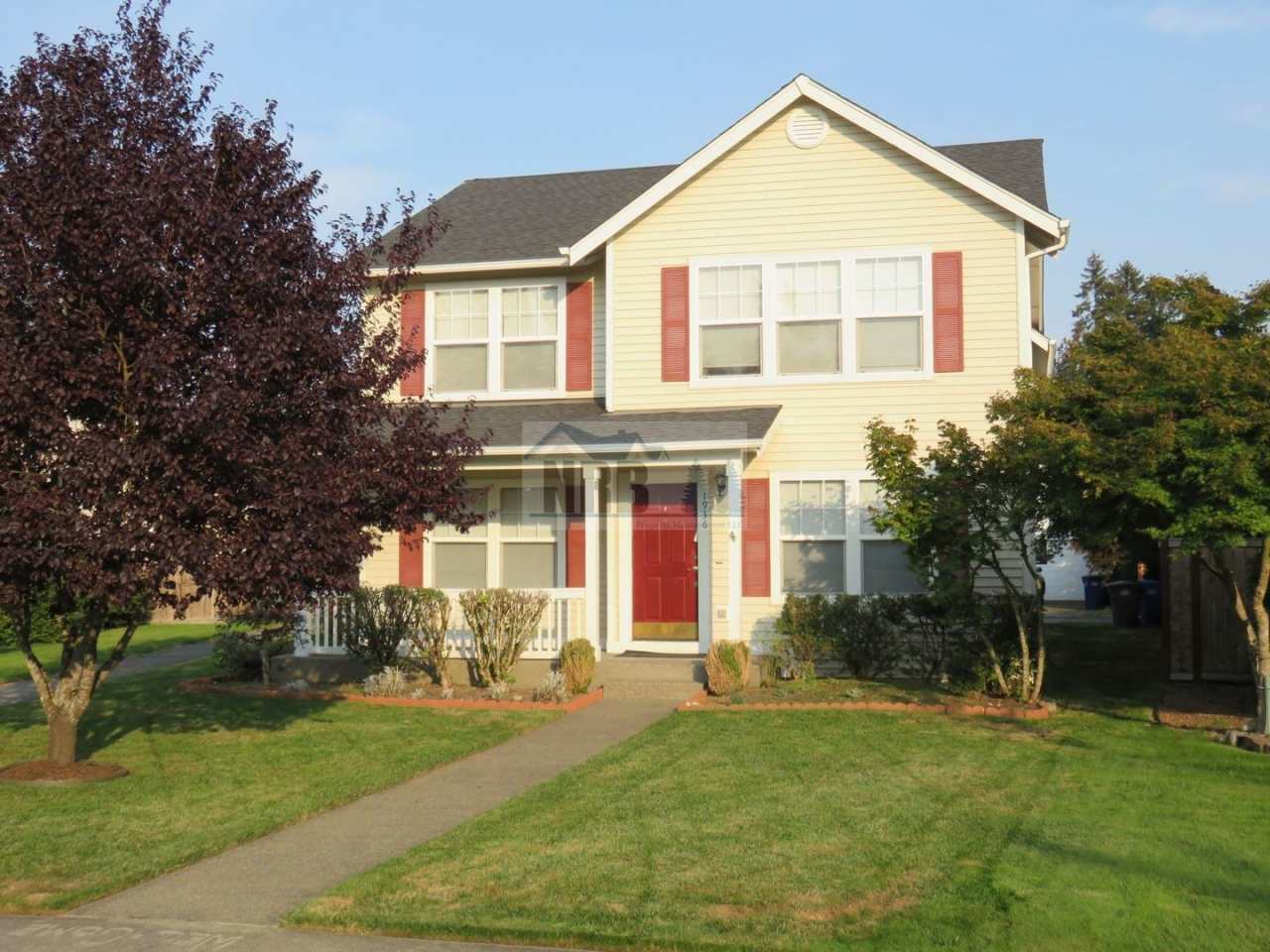 Stunning House in Dupont!