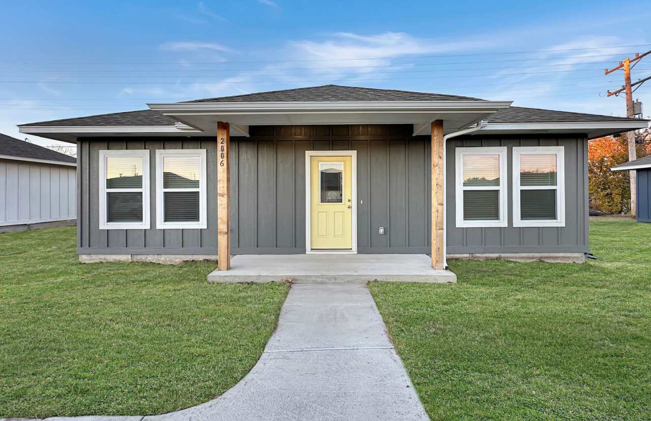 Modern Comfort in a Spacious 2-Bedroom Home – Schedule a Tour Today