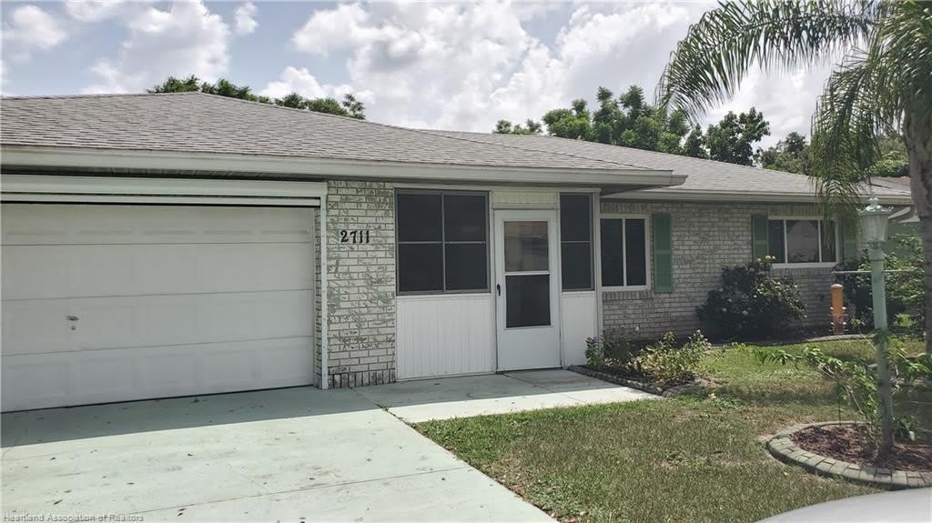 2711 Orange Grove Drive