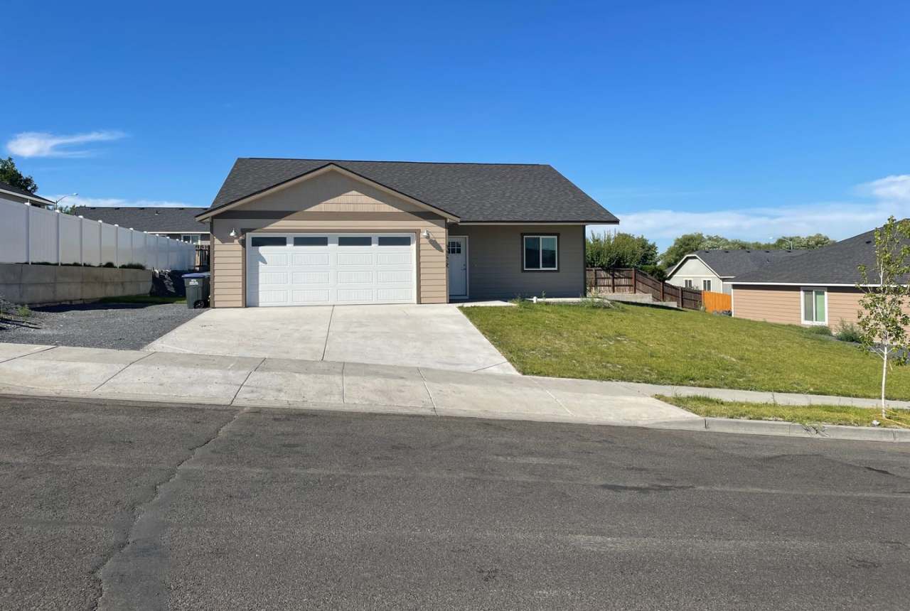 3 Bedroom 2 Bath Home for Rent!!!