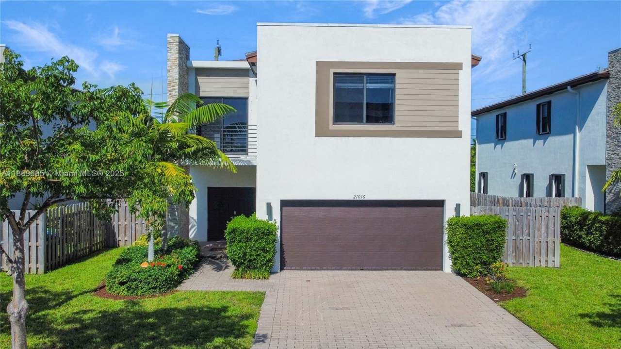 21016 NE 2nd Ct
