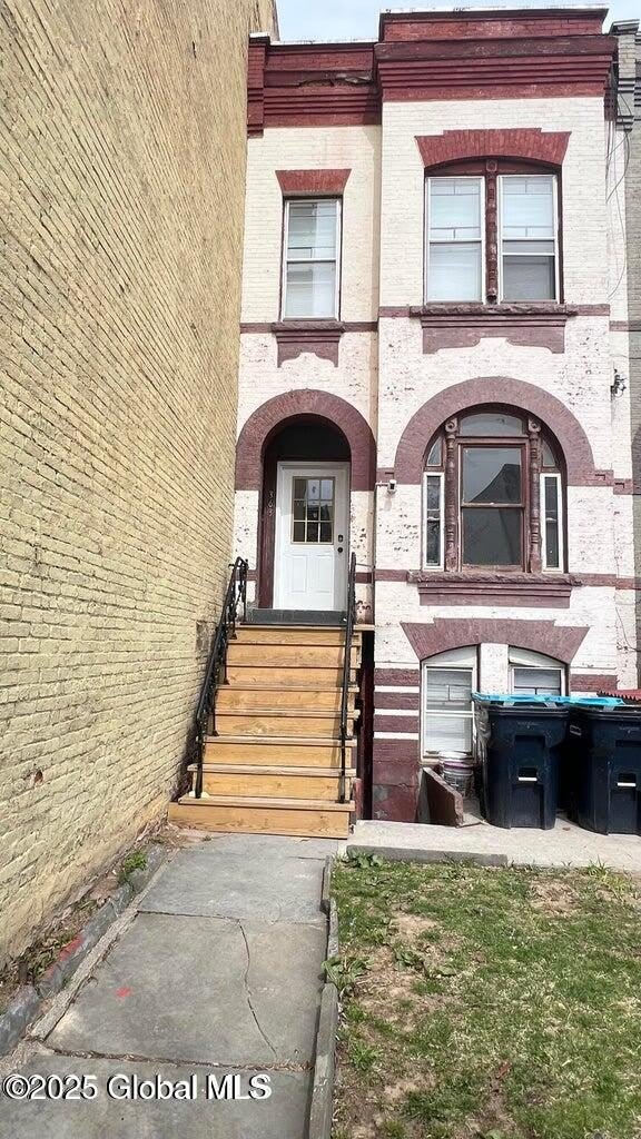 363 Madison Avenue unit: 1