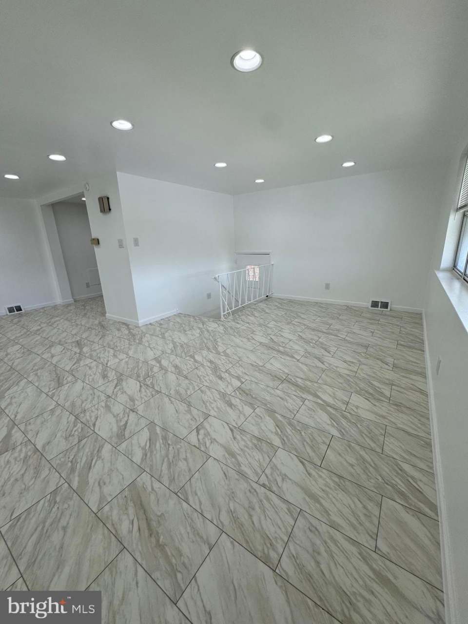 2327 HOFFNAGLE Street unit: 2