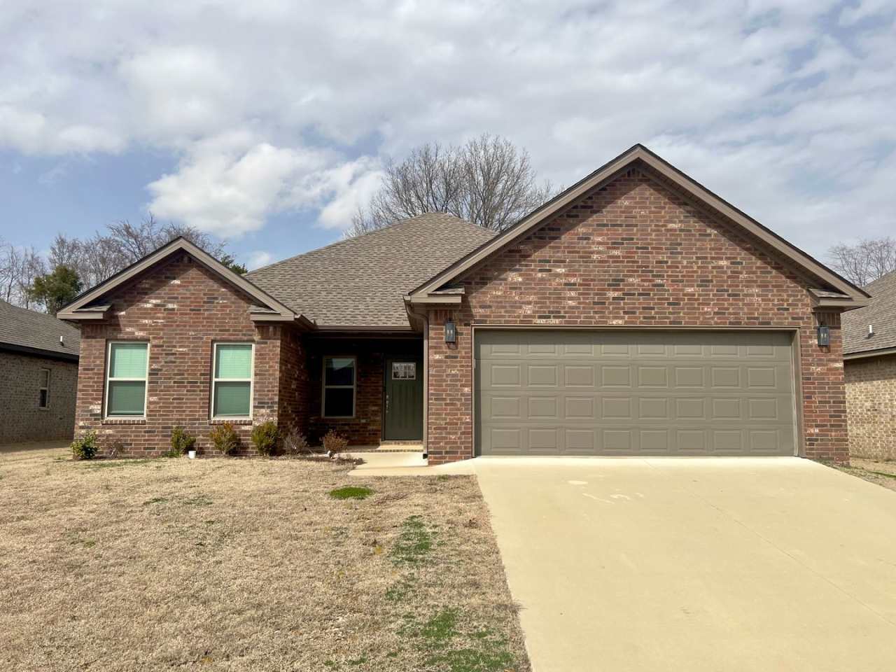 FOR Rent – 3 Bedroom, 2 Bath!