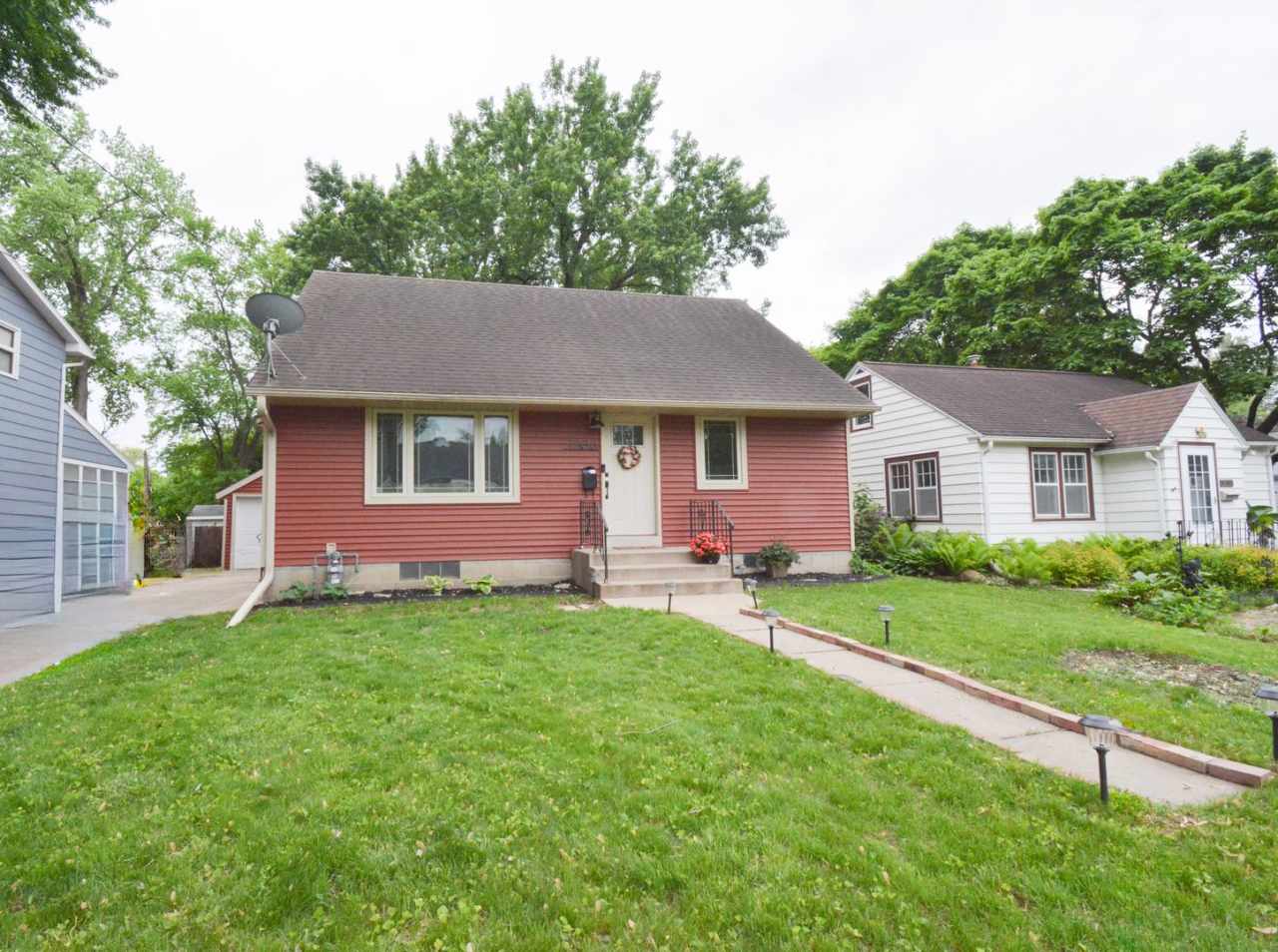 Charming 3-Bedroom 1-Bath Home Available For Rent!