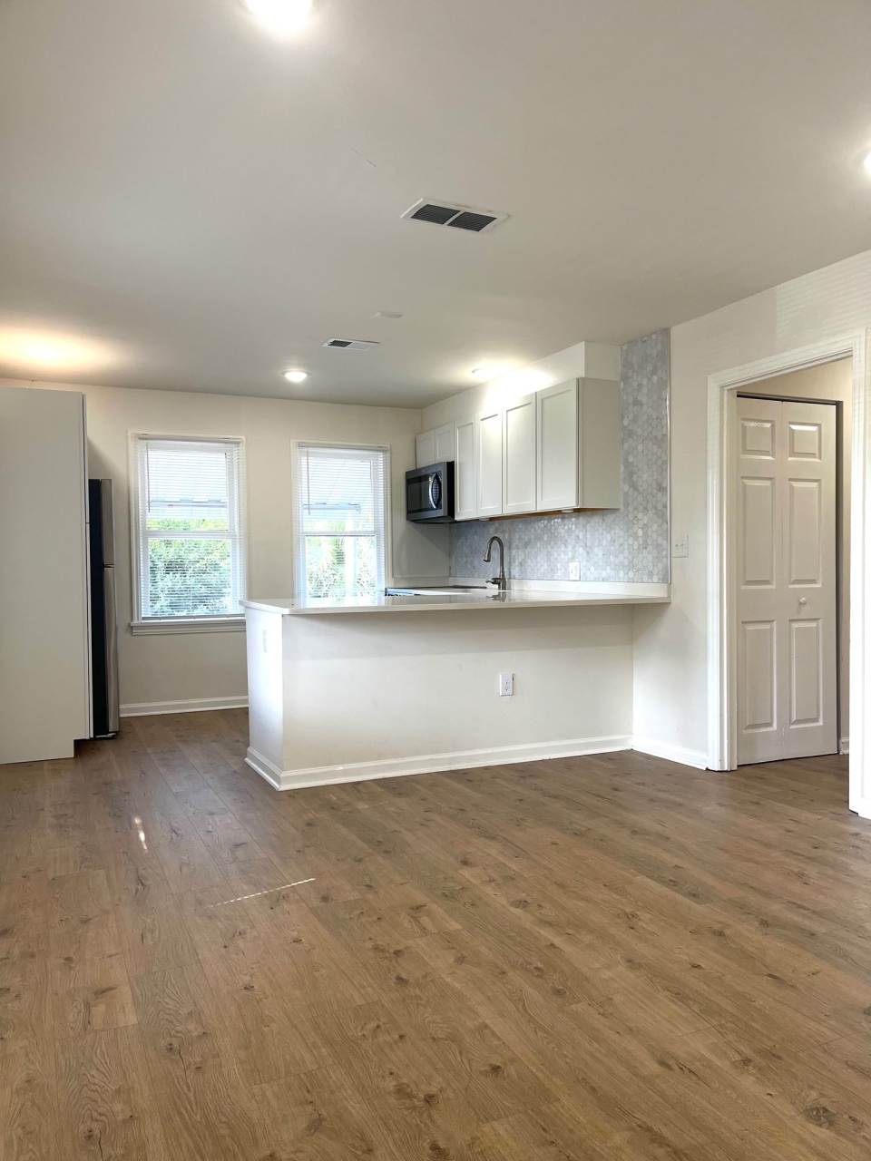 921 Southwest 6th Avenue - B