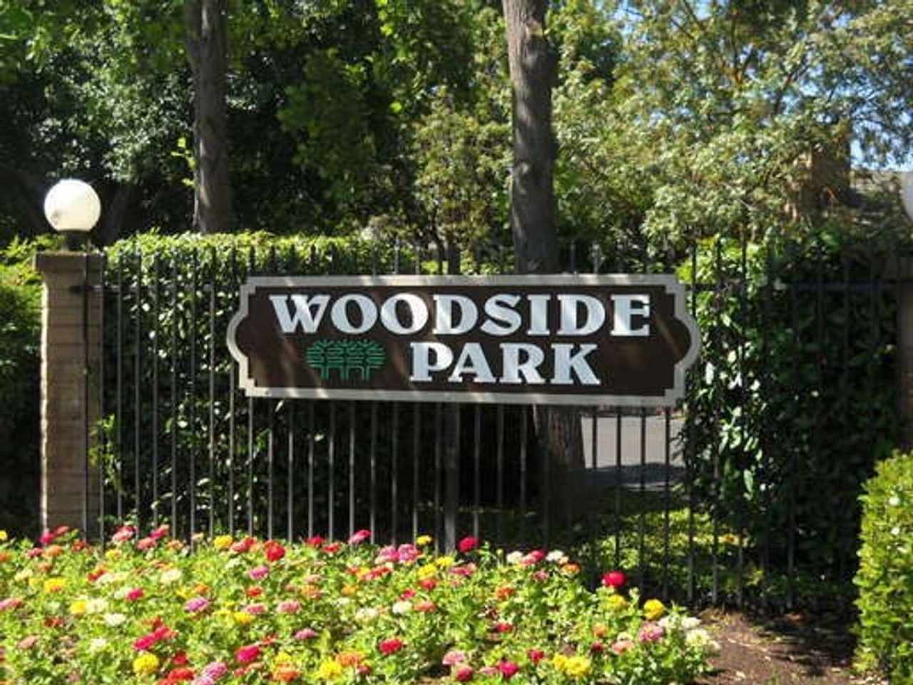 Freshly updated Woodside Park townhouse, close to Fresno State.