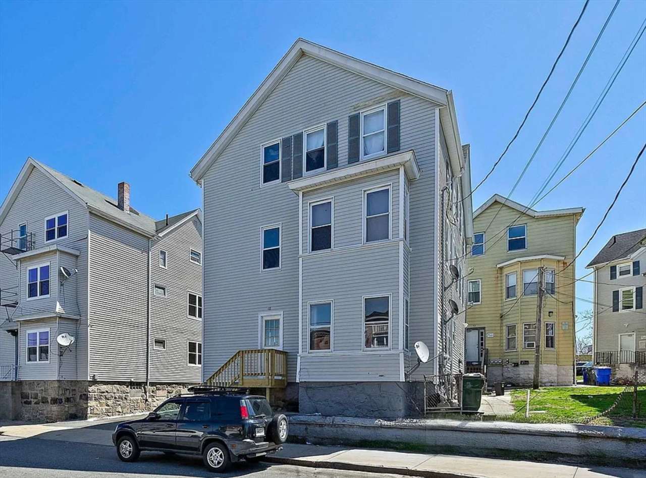 Charming 3BR Apartment in Fall River