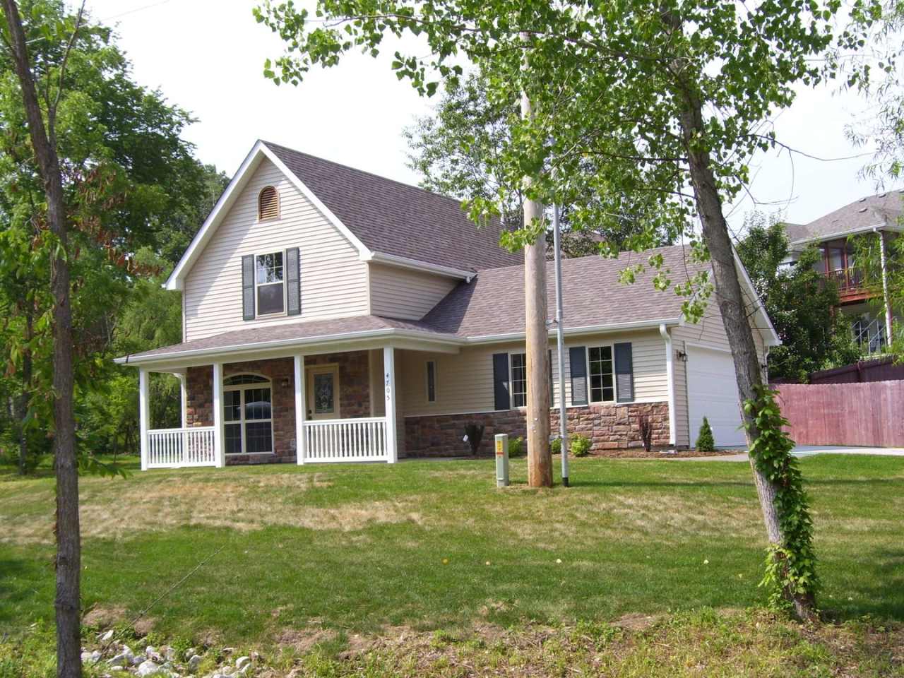 3 Bedroom 2.5 Bathroom Home