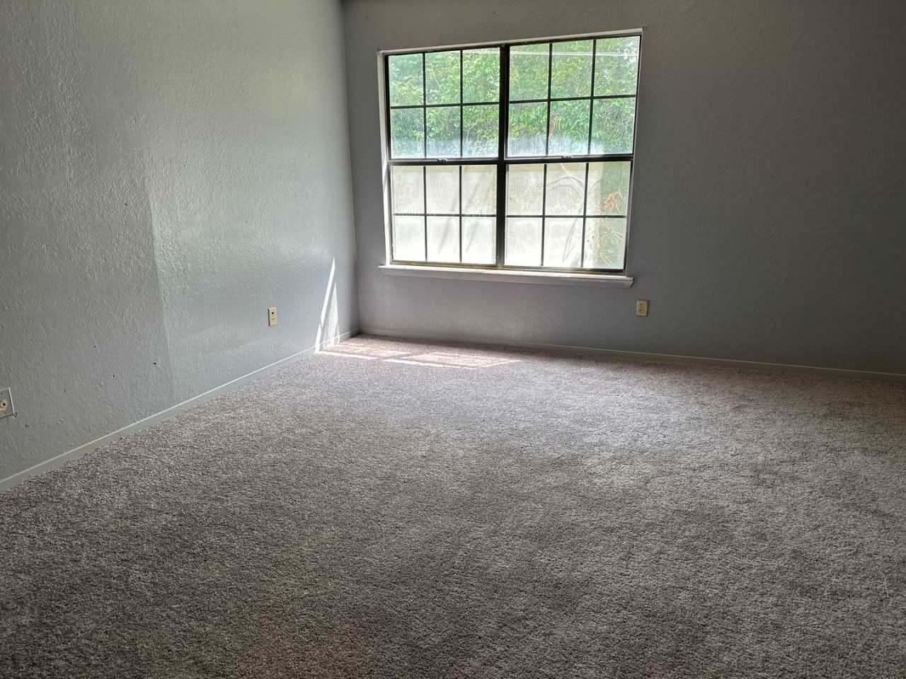 Centre Crossing Condos / 1BR - 1.5BA