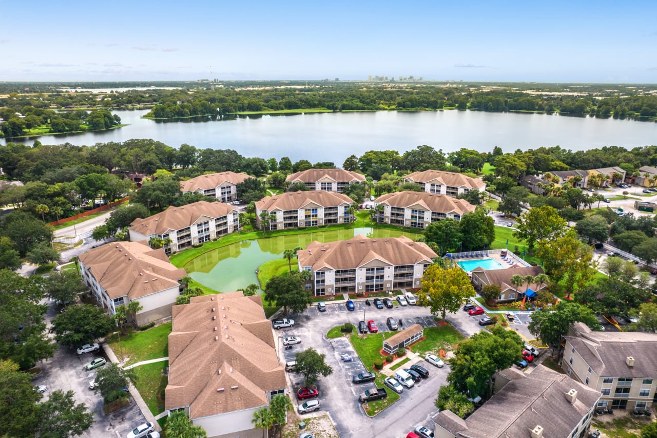 Village Lakes Apartments Sunny