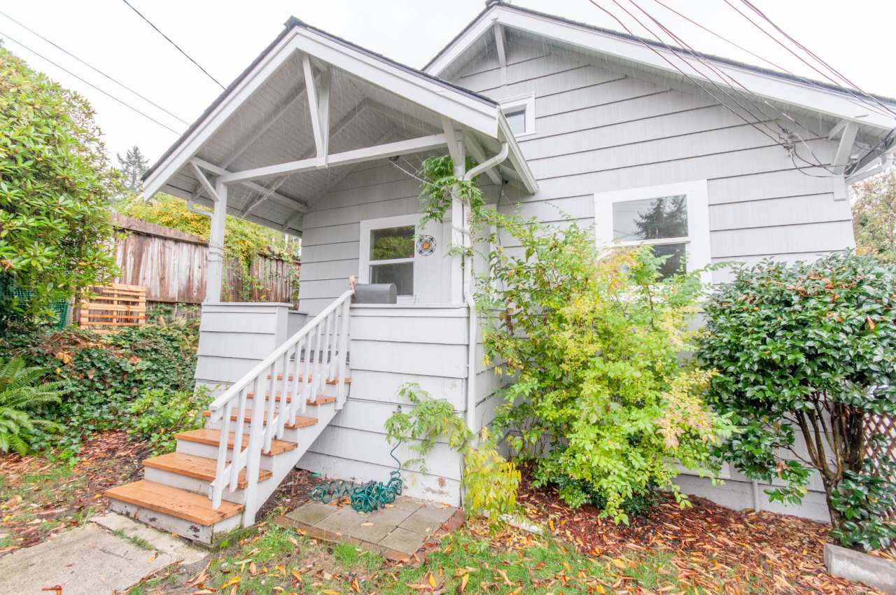 Charming 2-Bedroom, 2-Bathroom House on South Garden Street, Seattle