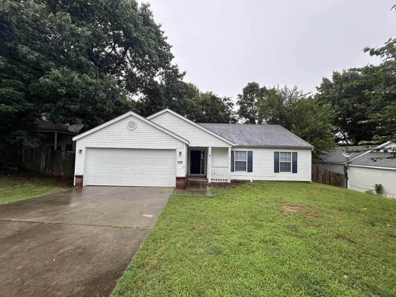 Charming 3-Bed, 2-Bath Home with Garage in Prime Location!