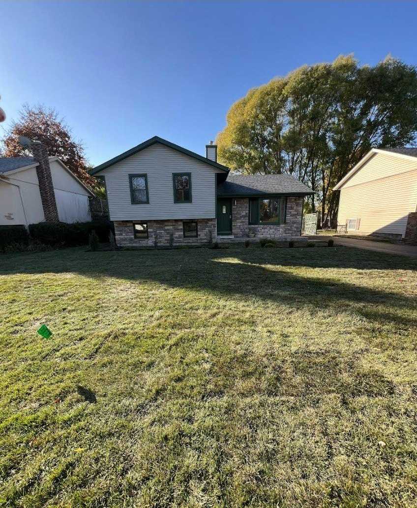 20564 N Elizabeth Avenue