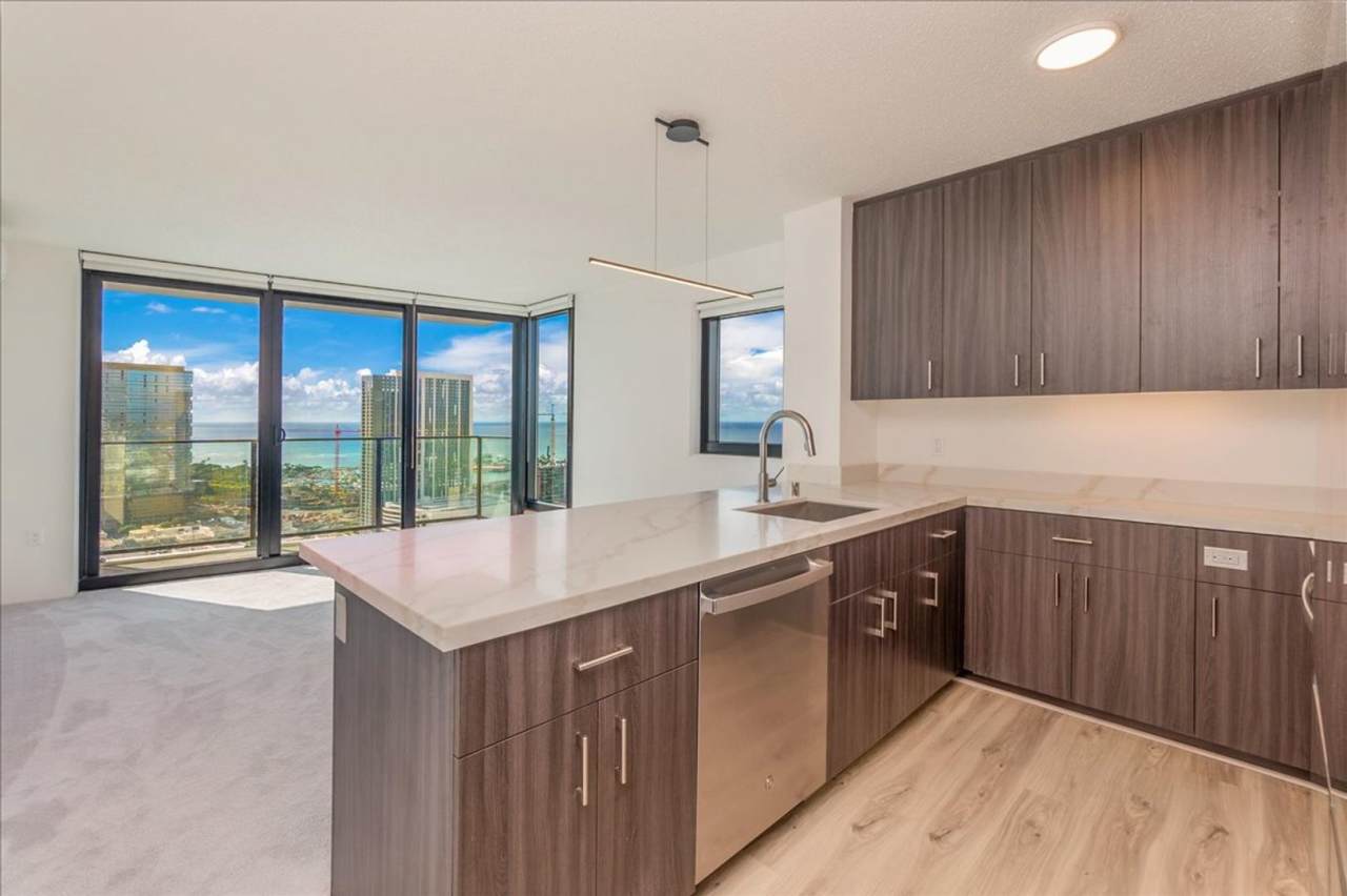 High Floor 2 BED/2 BATH/2 PRKG in brand new ILILANI - W/D INSIDE, LANAI, Corner Unit w/ Ocean View!!