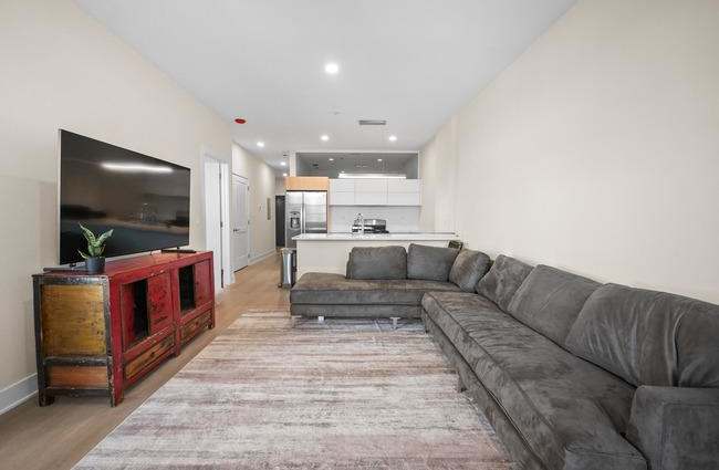 3924 North Lincoln Ave.