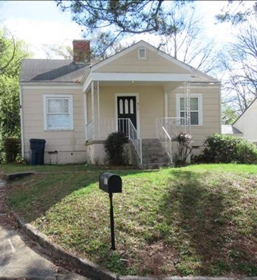 2 Bedrooms and 1 Bath House