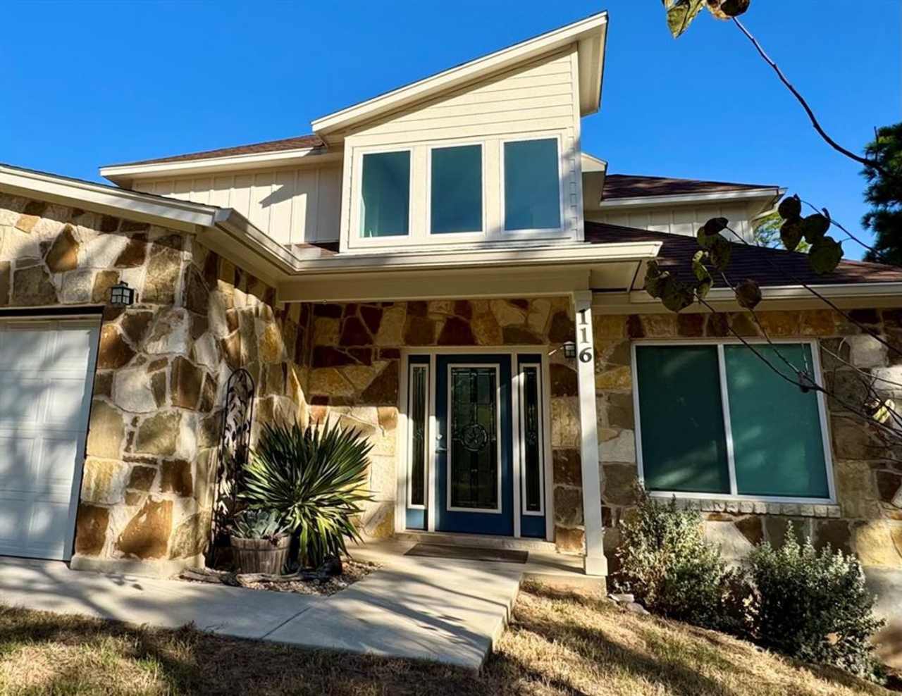 Ready for Move in and Beautiful Views!