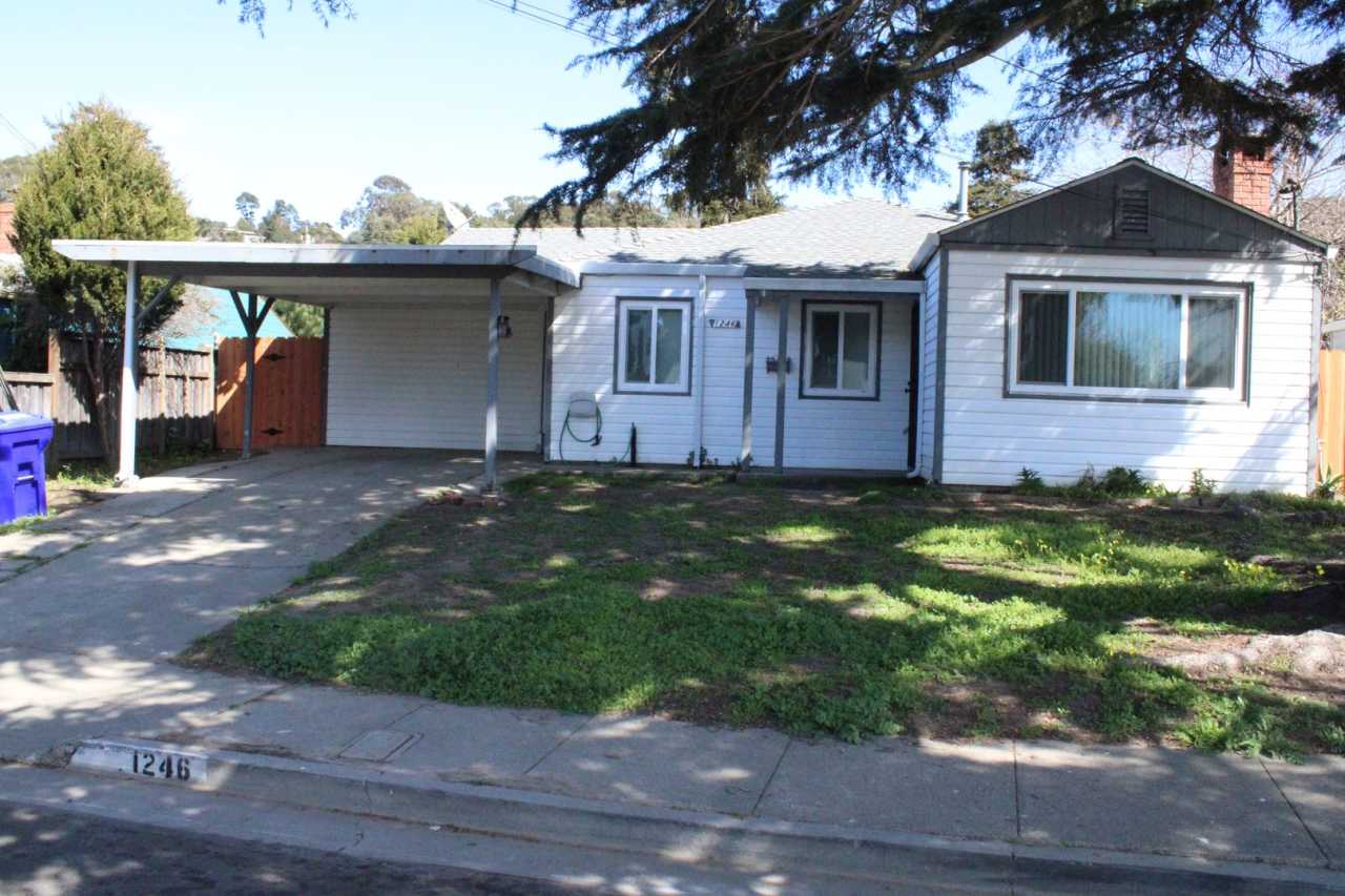 Three Bedroom, Two Bathroom House in San Pablo with Bonus Room!