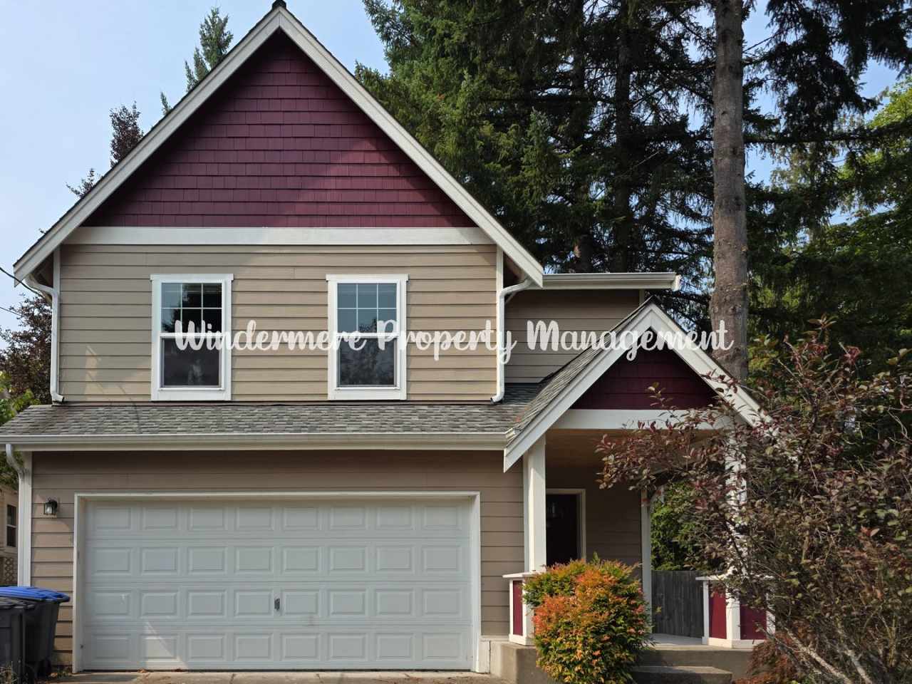 *AVAILABLE NOW* Beautiful and convenient 3 bed in convenient location