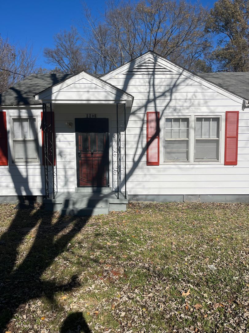 Beautiful House in quite neighborhood