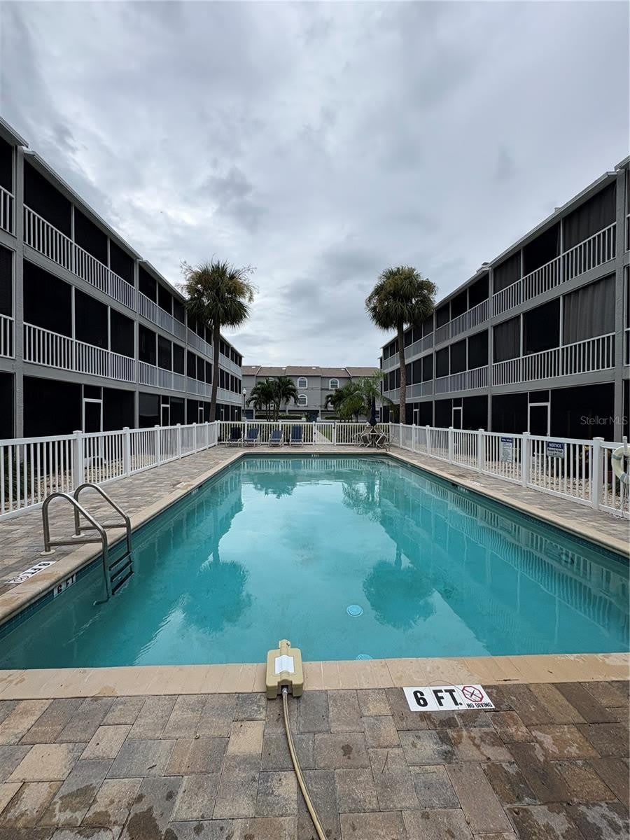 737 PINELLAS BAYWAY S