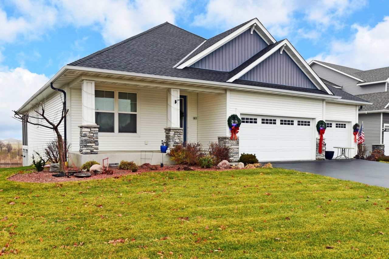 Impressive Walk-Out Rambler in Lake Elmo!