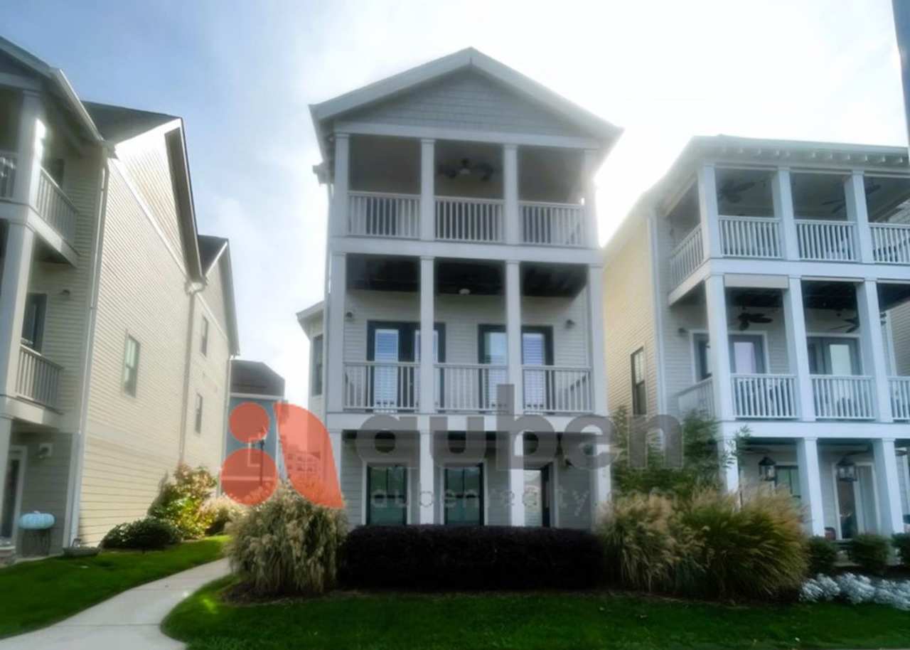 Riverfront Property at 602 Mariner Way!