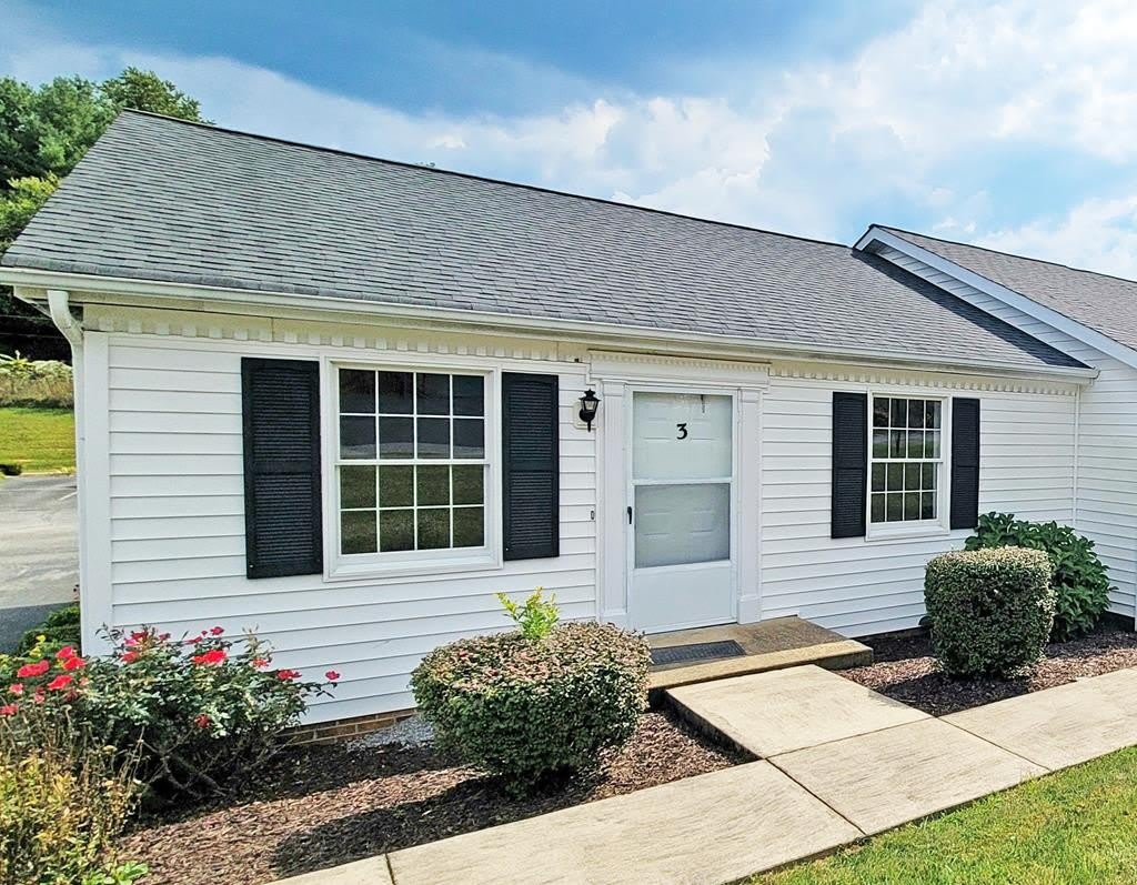 956 Beverly Drive, #3