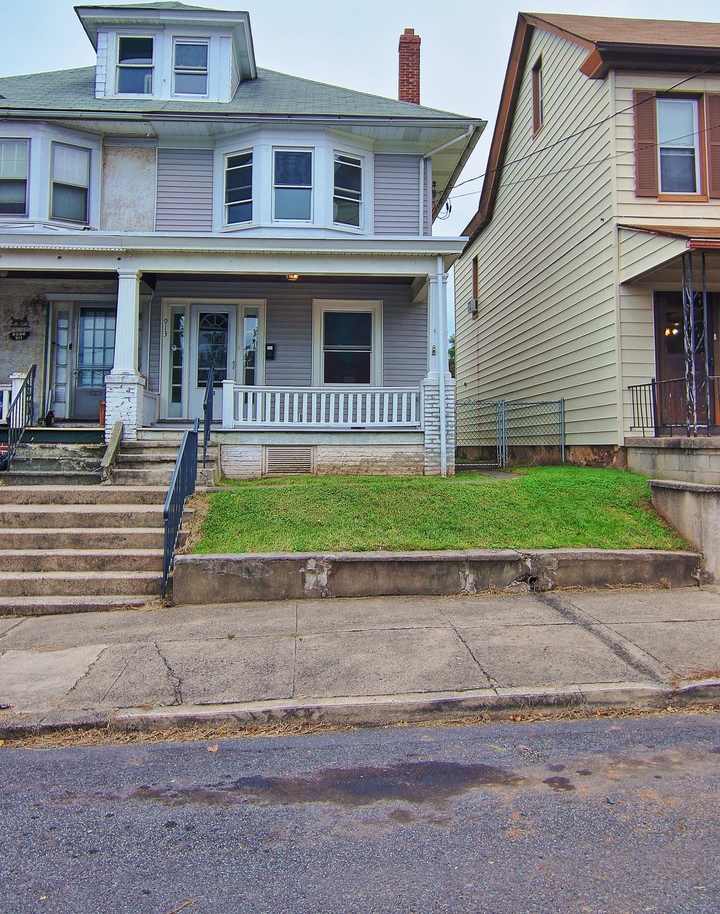 Beautifully Renovated 3BD/1BA Twin!