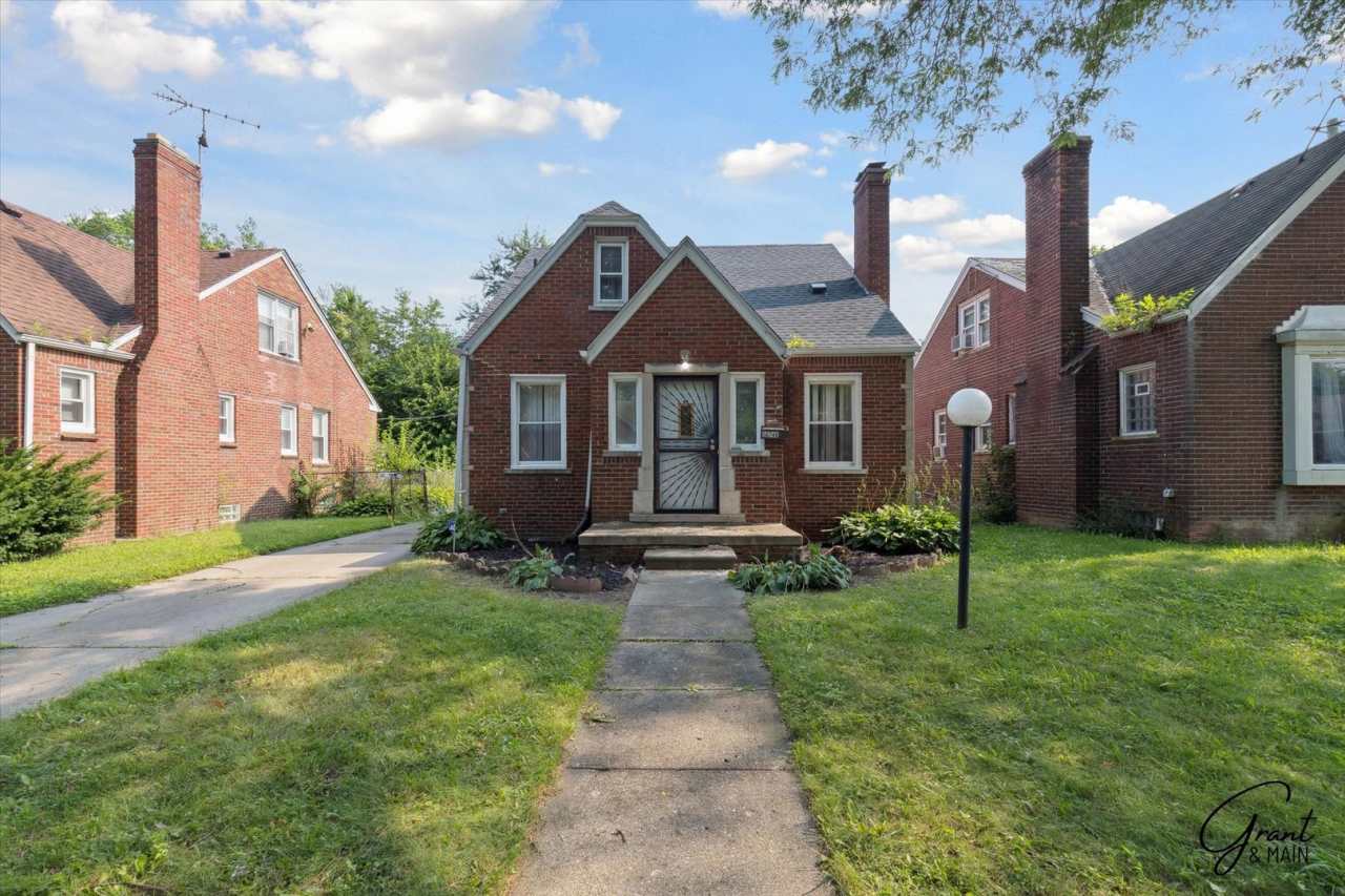 3 bedroom bungalow $1250