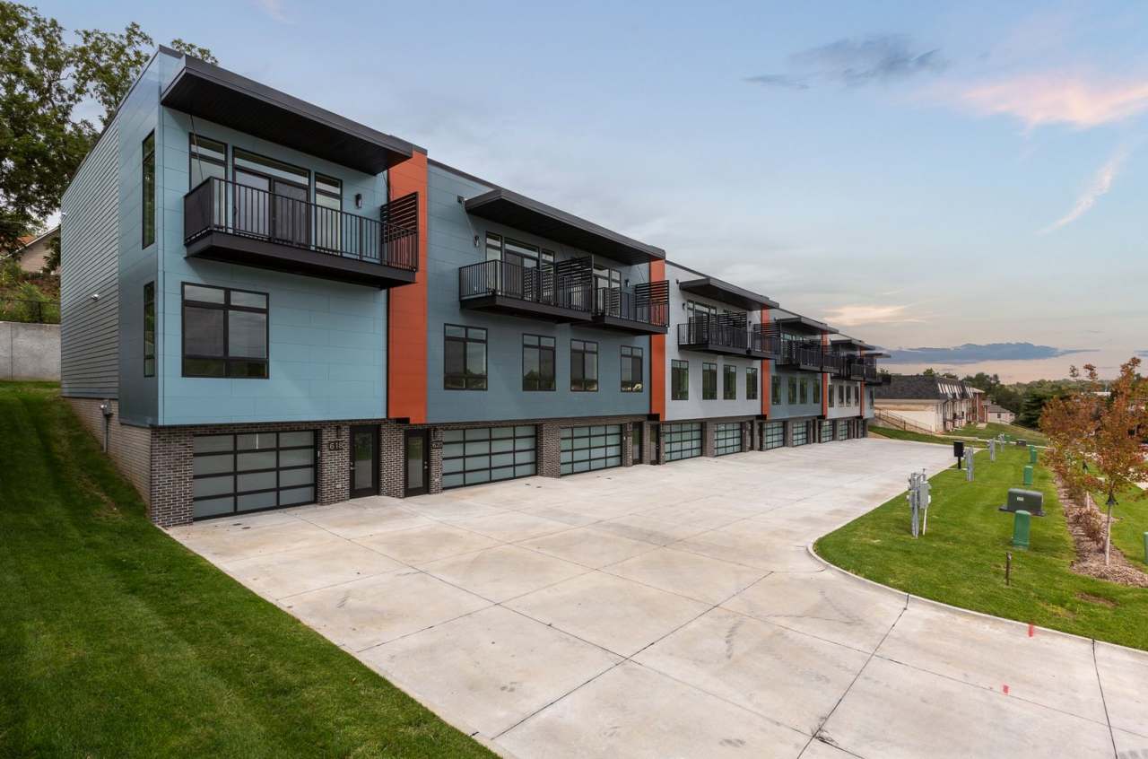 Modern 3BR Retreat | Penthouse + Skyline Views - Fully Furnished Option