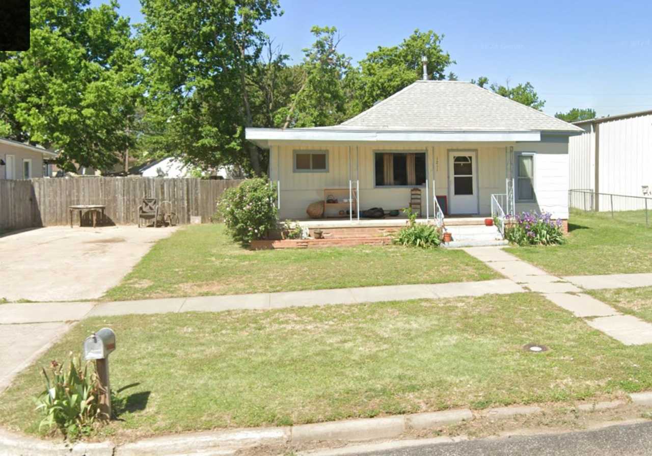 2 Bedroom, 1 Bathroom House