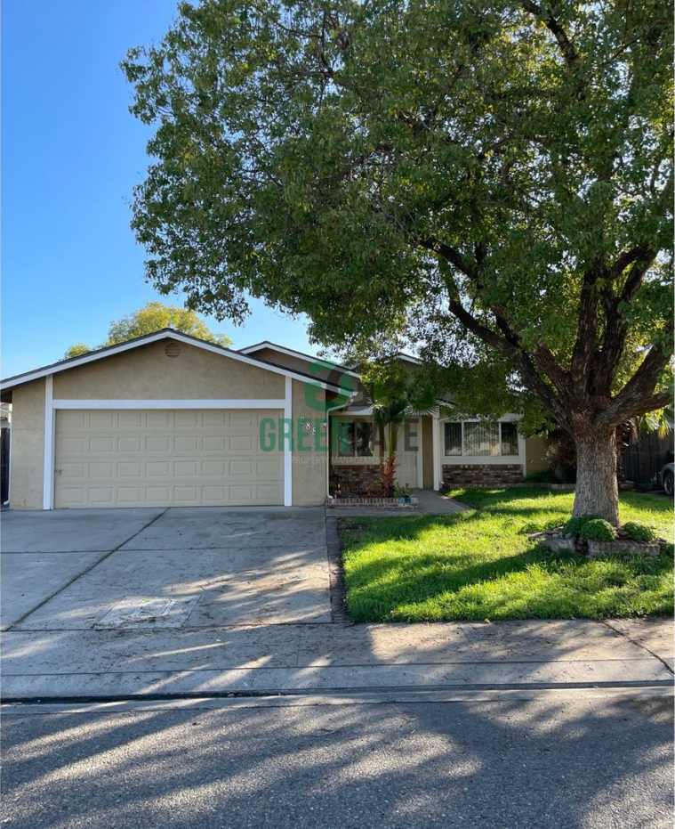NOW AVAILABLE! Beautiful 3 Bedroom, 2 Bathroom Home Located in Ripon, CA