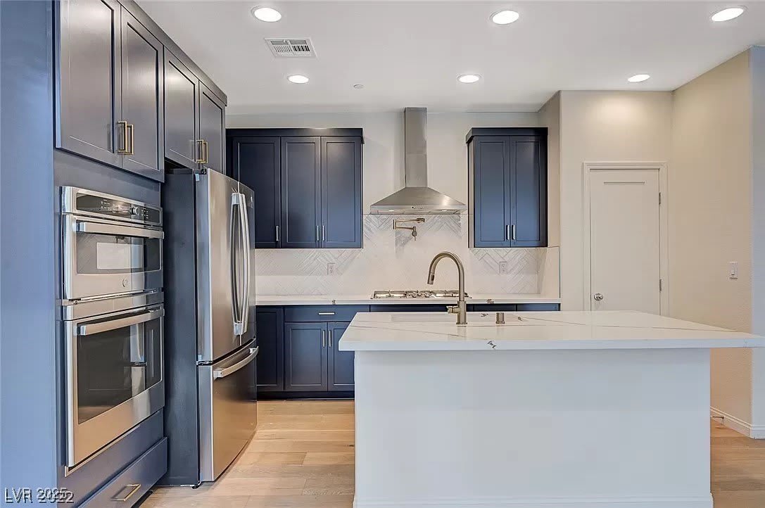 31 Castleton Tower Court