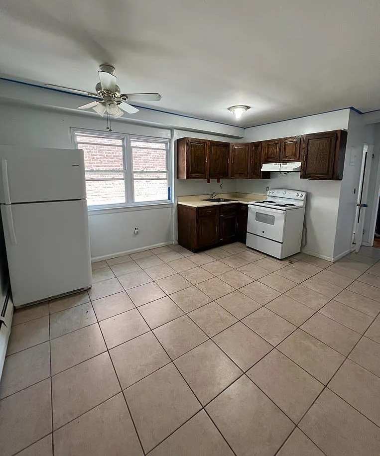 2422 Wilson Ave # 1B