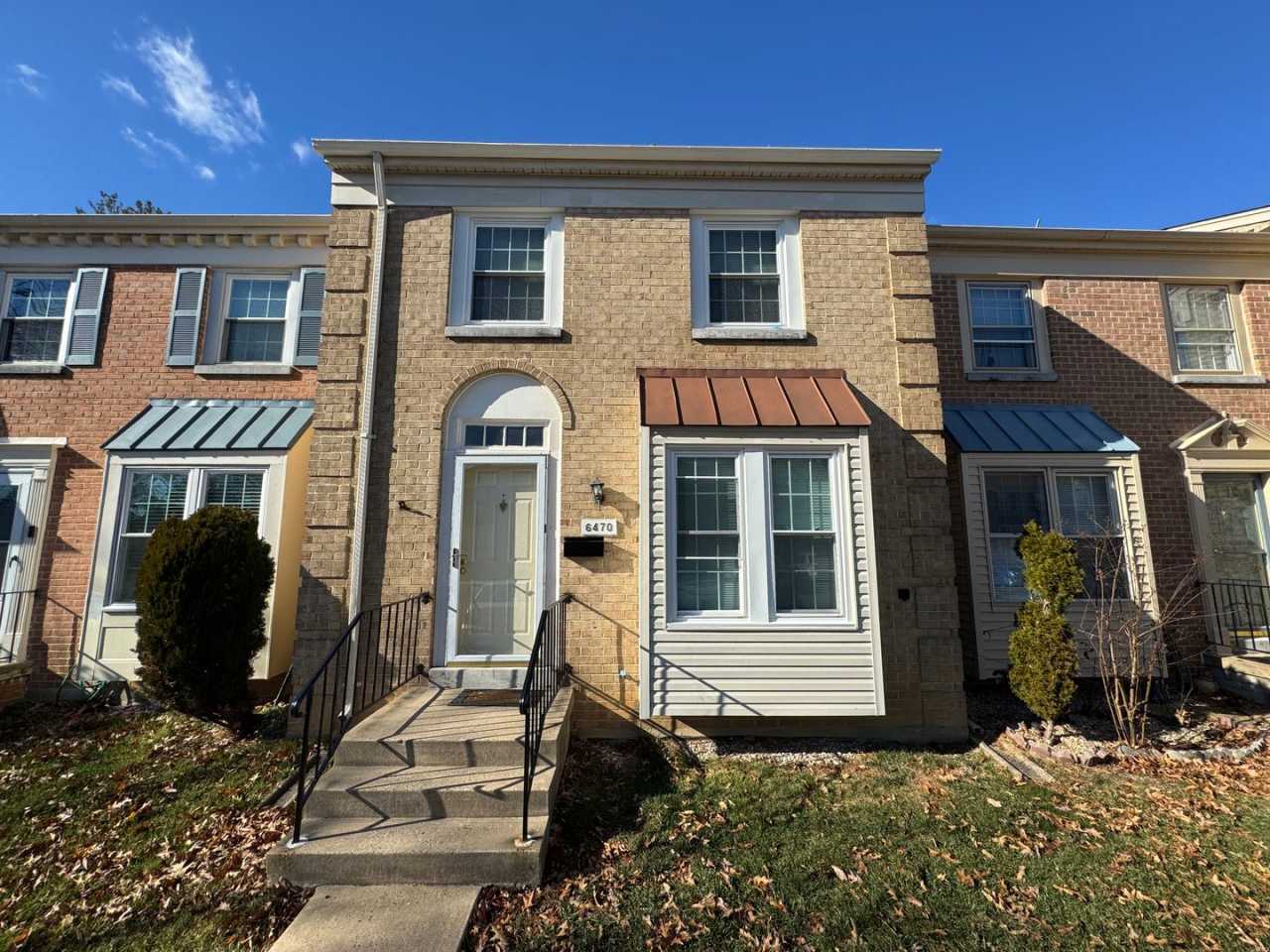 Beautiful 3 Bed 3 Bath Brick Townhome In Springfield Square