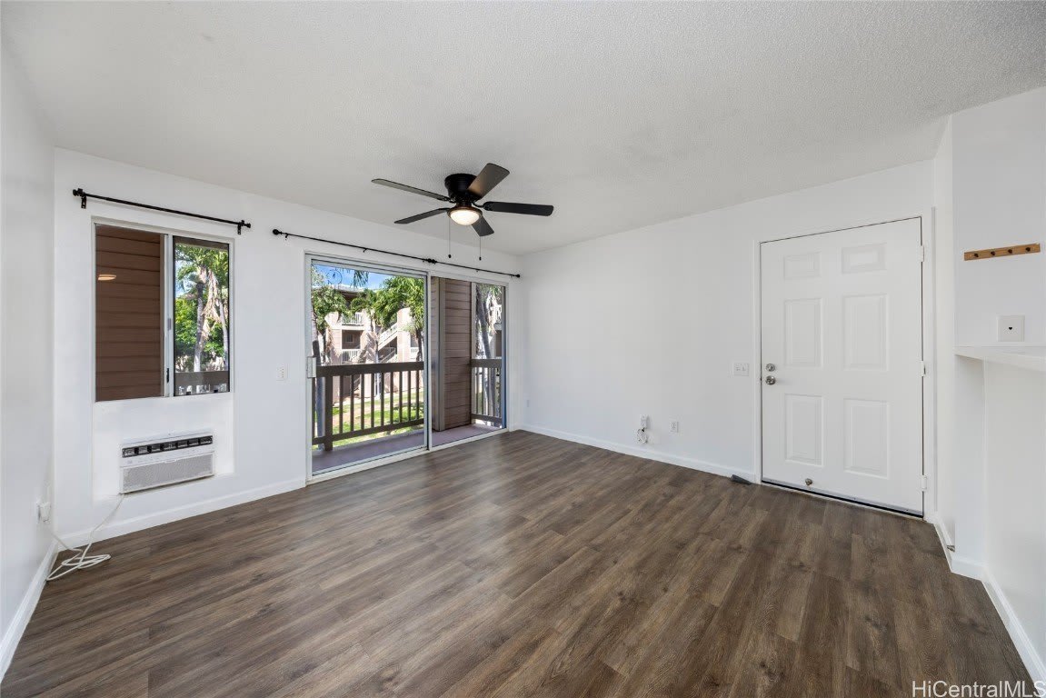 91-1215 Kaneana Street