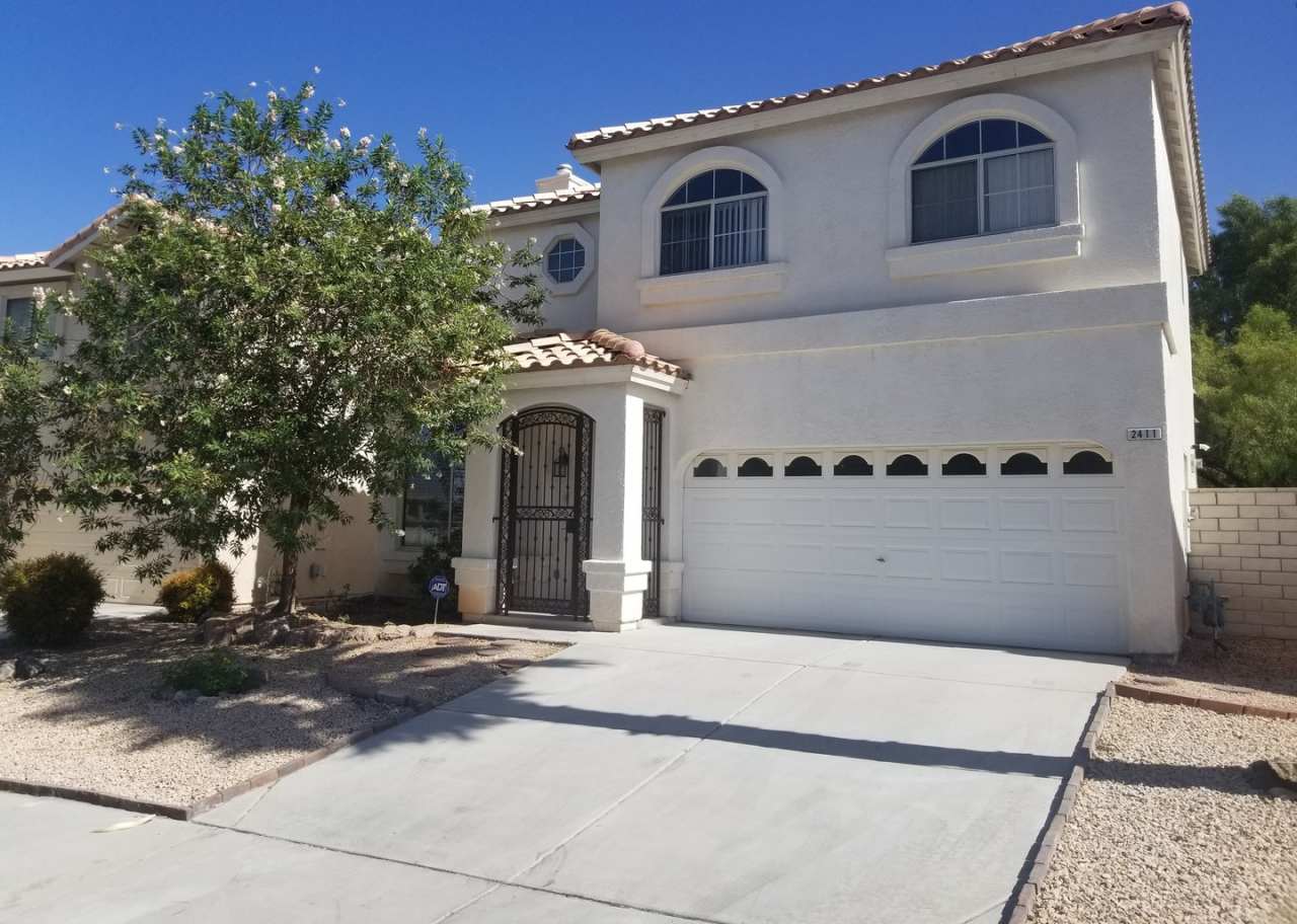 GREEN VALLEY HOME-2 STORY 3BEDROOM 2.5 BATHROOMS-2 CAR ATTACHED GARAGE-ON GOLF COURSE