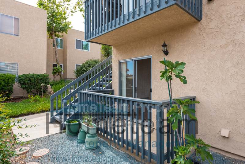 8475 Avenida Angulia