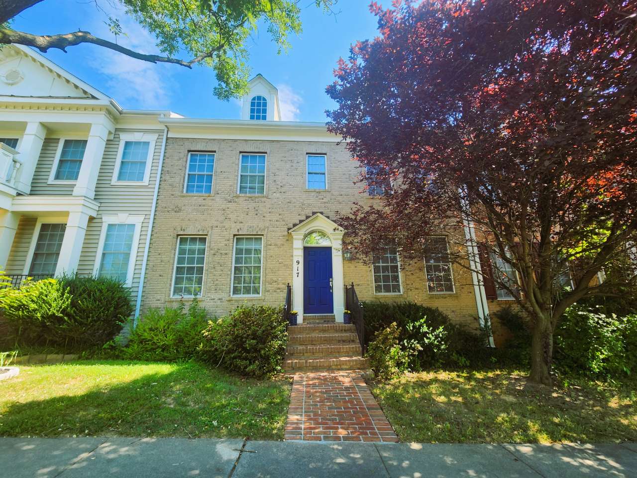 917 Crestfield Dr