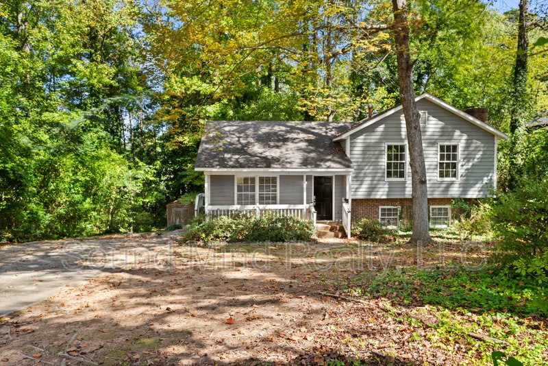 305 Golf Course Drive