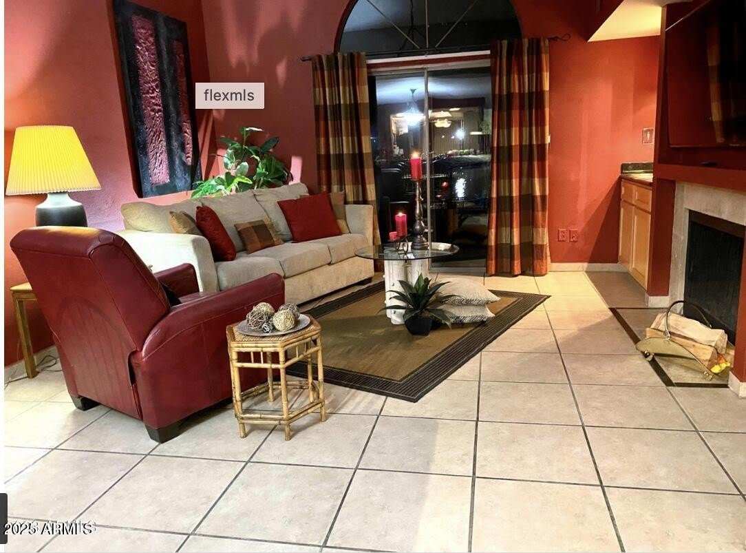 2644 W Desert Cove Avenue