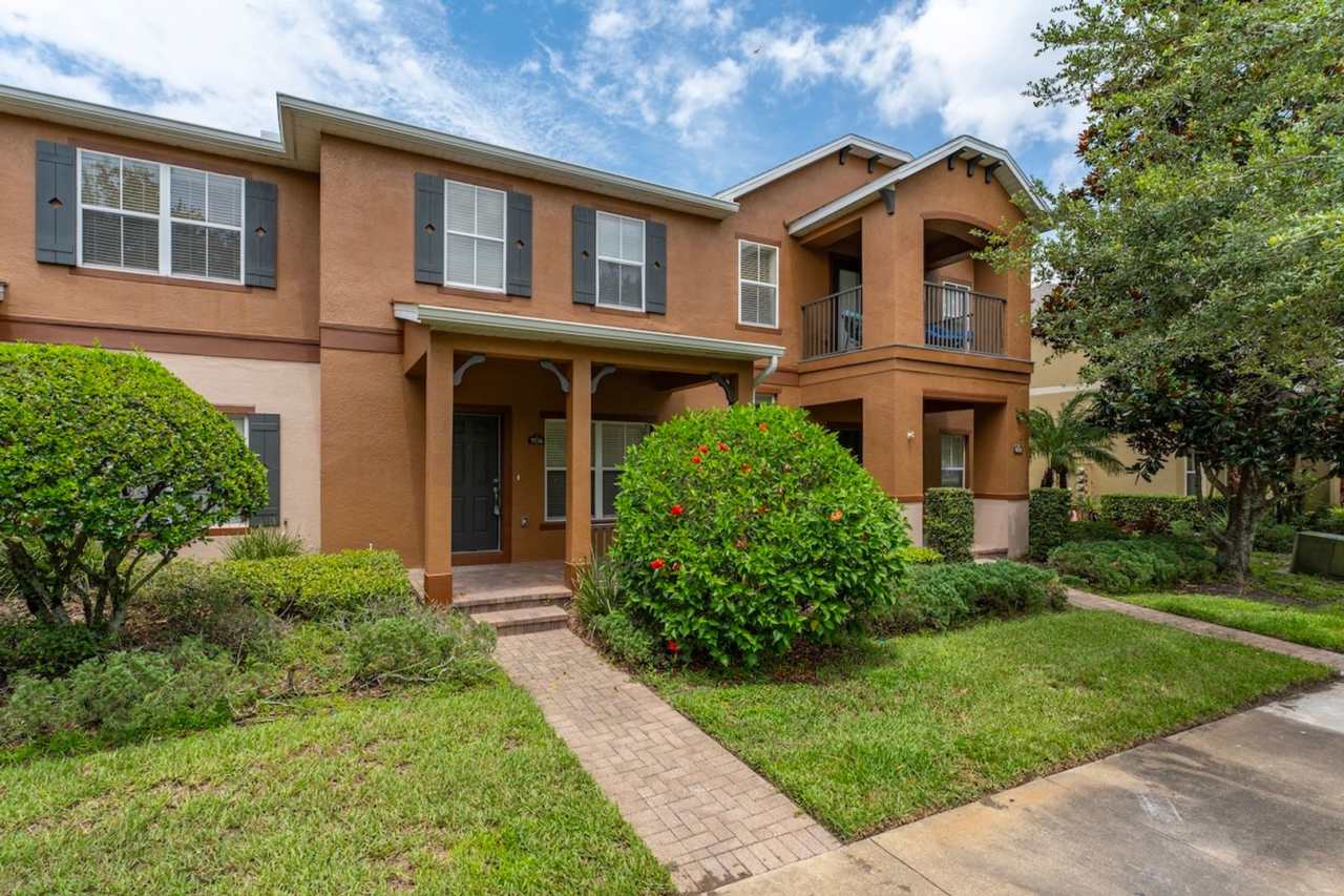 Nice 3/2.5 Townhouse with 2-Car Garage in Enclave at Moss Park – Lake Nona Area