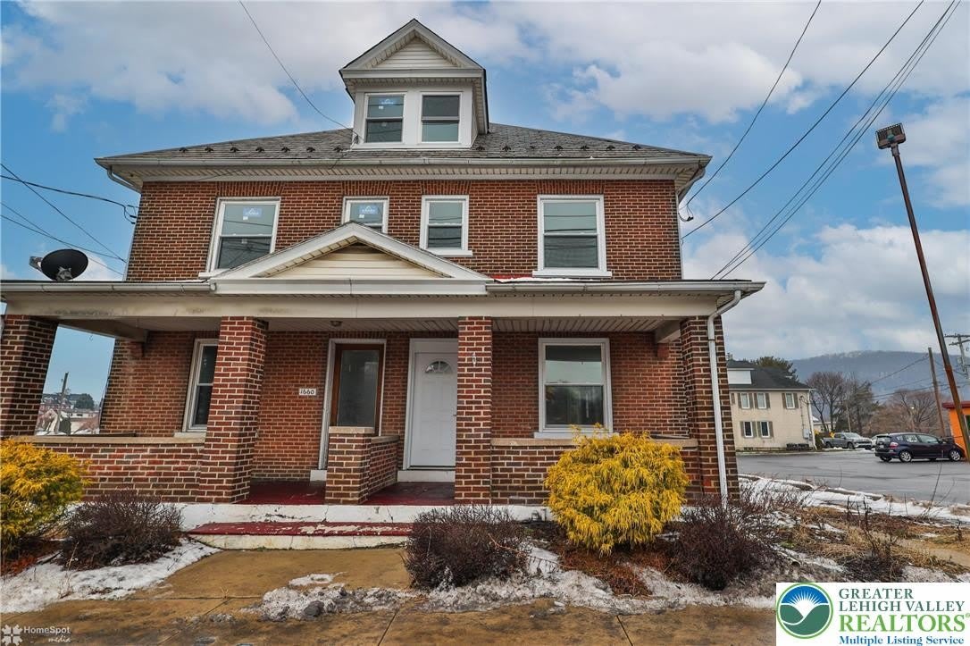 1662 Main Street