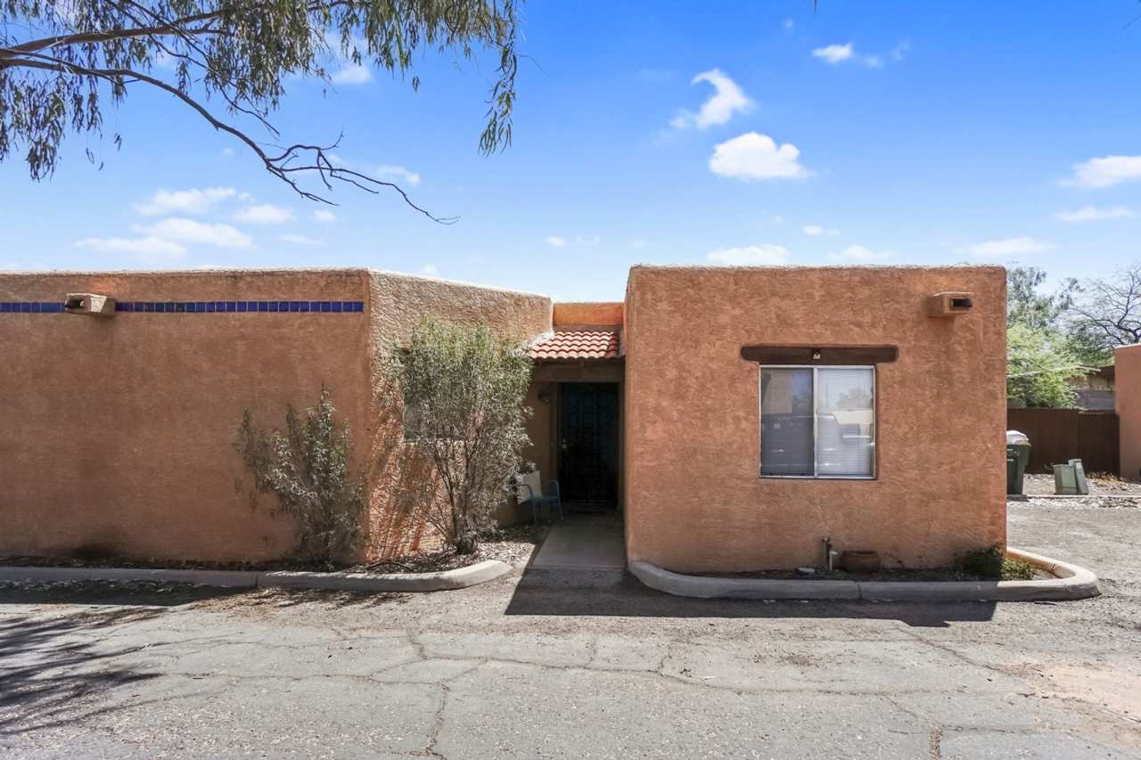 Charming 2-Bedroom Tucson Home with Private Outdoor Space  Pet-Friendly Living