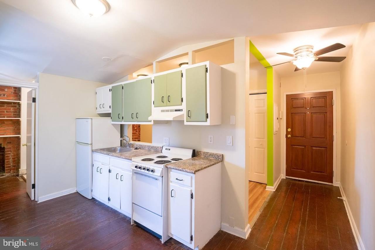 1122 E PASSYUNK Avenue unit: 3
