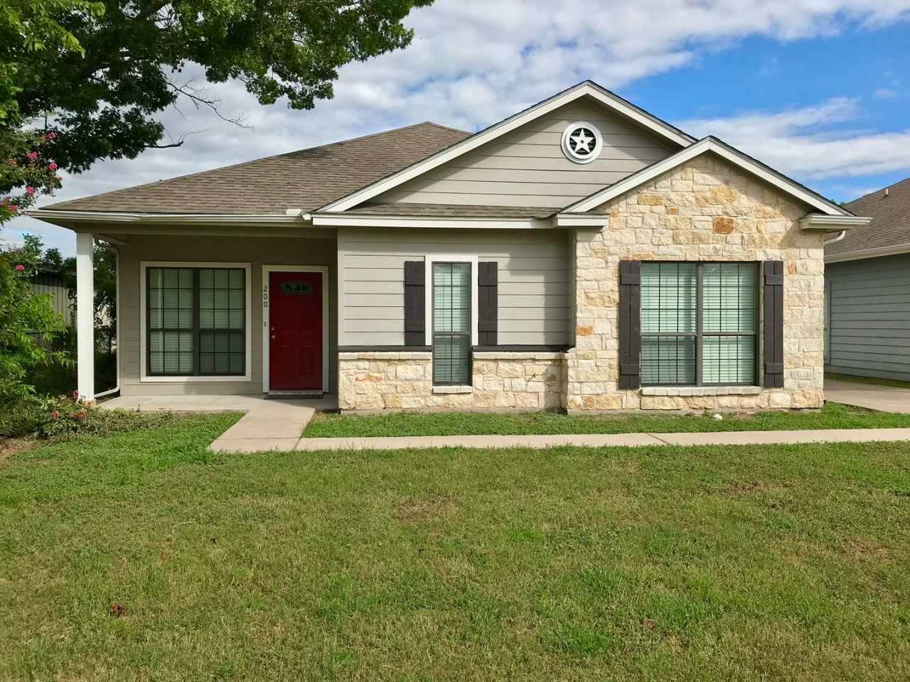 Charming 4/3 House Near Baylor!